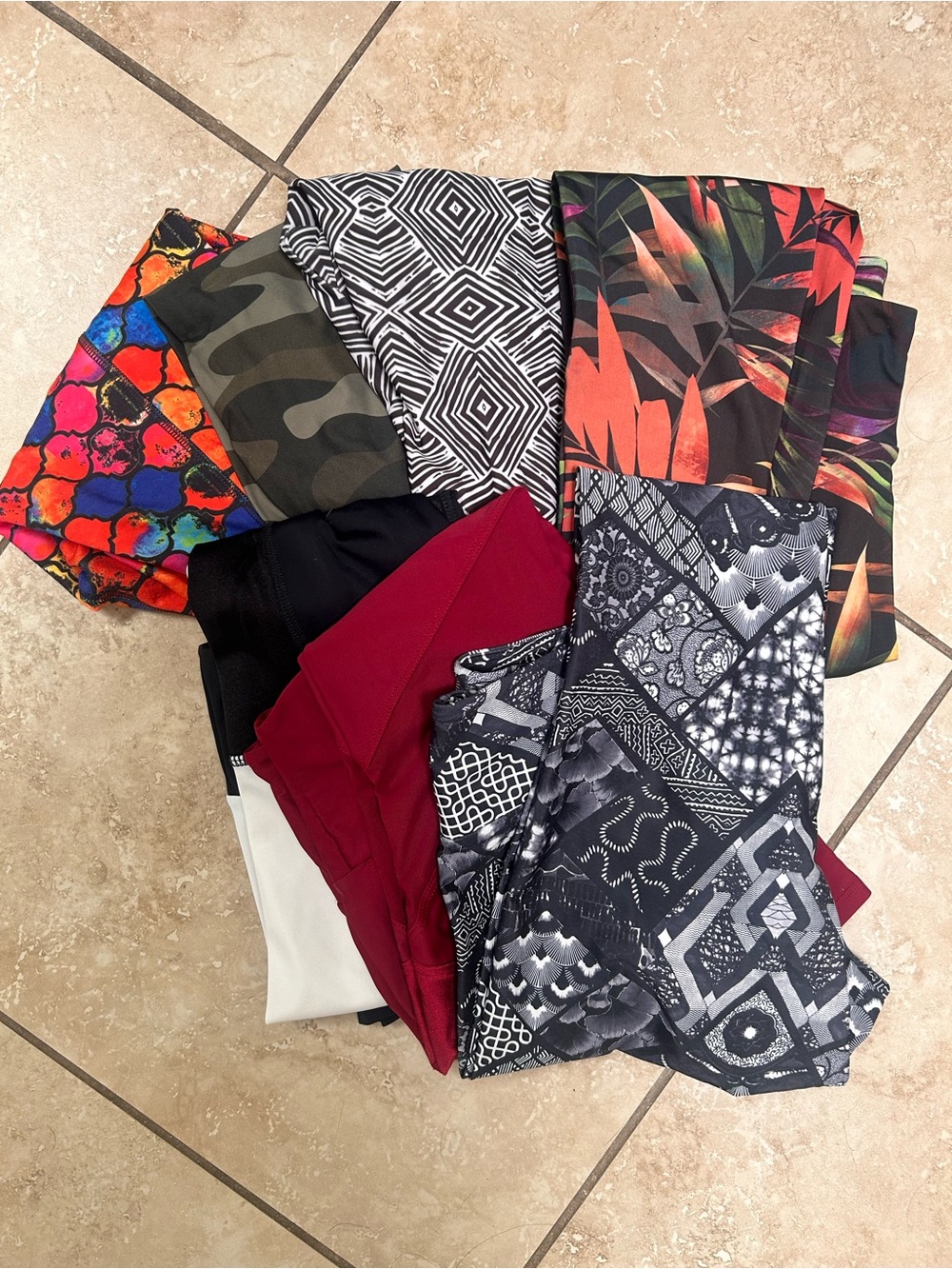 Assorted yoga leggings - 5 Onzie ⭐️ LOLE ⭐️ LulaRoe